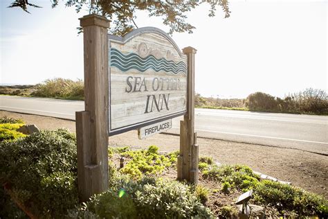 Sea otter inn cambria - Il Sea Otter Inn di Cambria sorge proprio di fronte al Moonstone Beach Boardwalk, una passerella di legno lungo l'oceano, ed è ubicato a 8 minuti di auto dal Castello Hearst e a 20 minuti dalla colonia di elefanti marini di Piedras Blancas. 